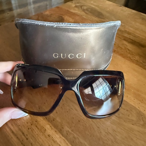 Gucci GG 2562/S Horsebit Sunglasses. main image 4